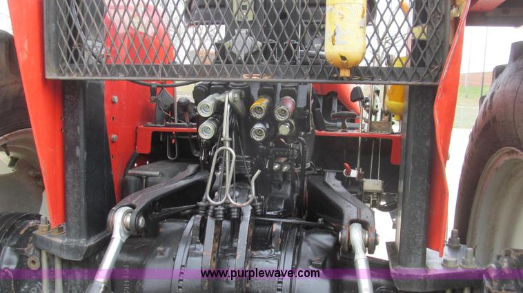 image for item E3872 1999 Massey-Ferguson 4253 tractor