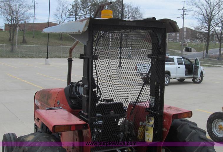 image for item E3872 1999 Massey-Ferguson 4253 tractor