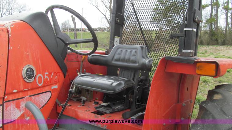 image for item E3872 1999 Massey-Ferguson 4253 tractor