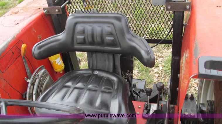 image for item E3872 1999 Massey-Ferguson 4253 tractor