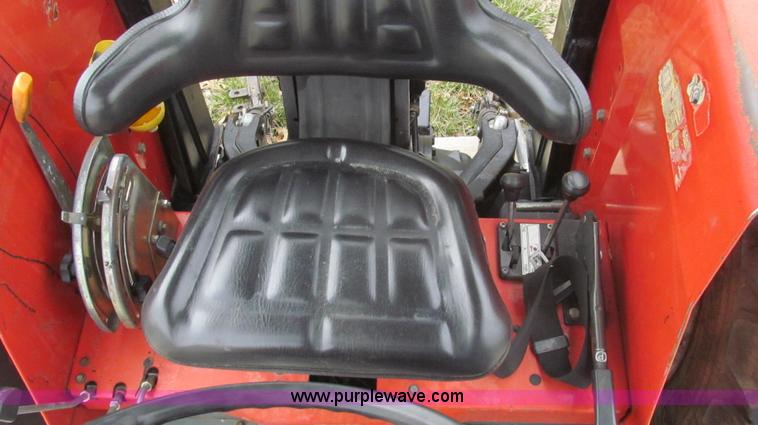 image for item E3872 1999 Massey-Ferguson 4253 tractor