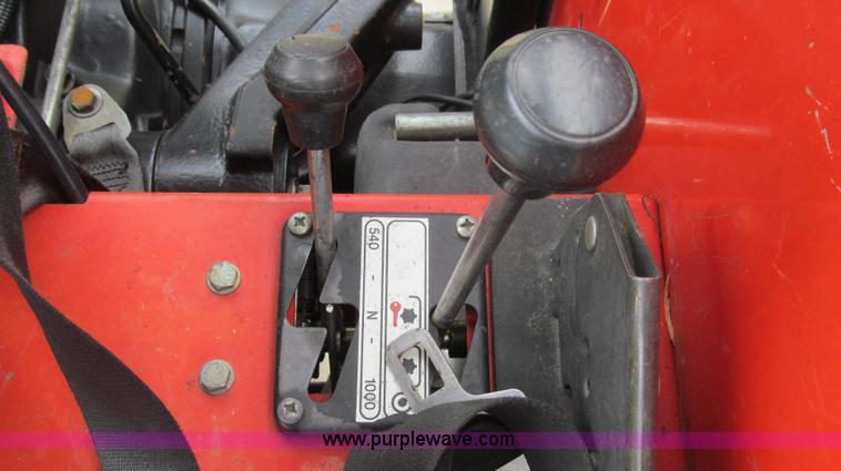 image for item E3872 1999 Massey-Ferguson 4253 tractor