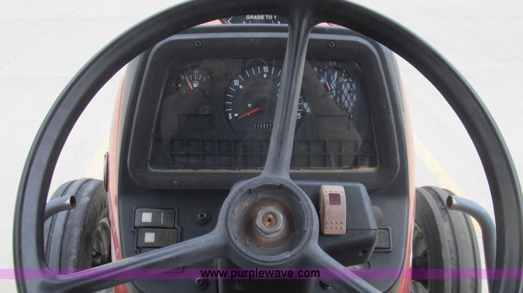 image for item E3872 1999 Massey-Ferguson 4253 tractor