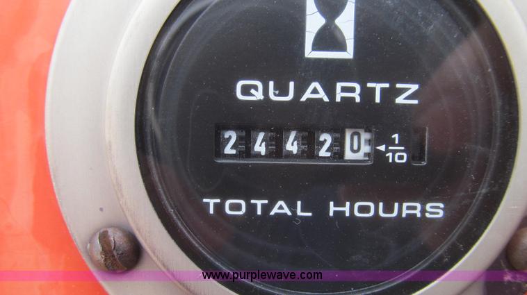 image for item E3872 1999 Massey-Ferguson 4253 tractor