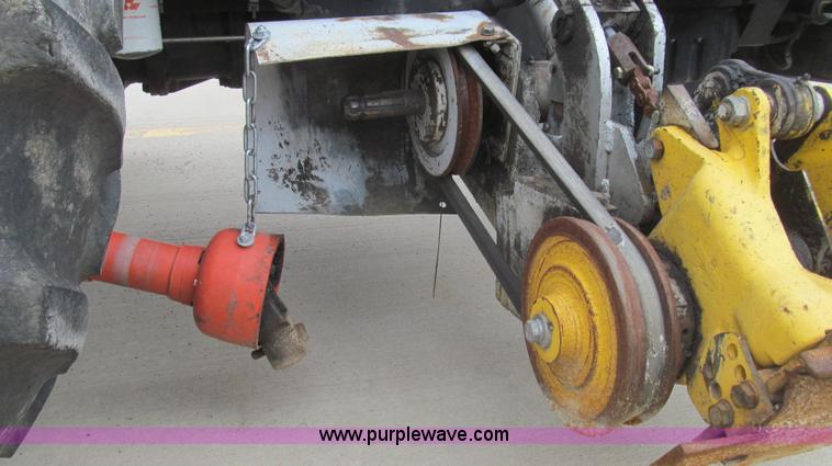 image for item E3873 2006 Massey-Ferguson 471 MFWD tractor