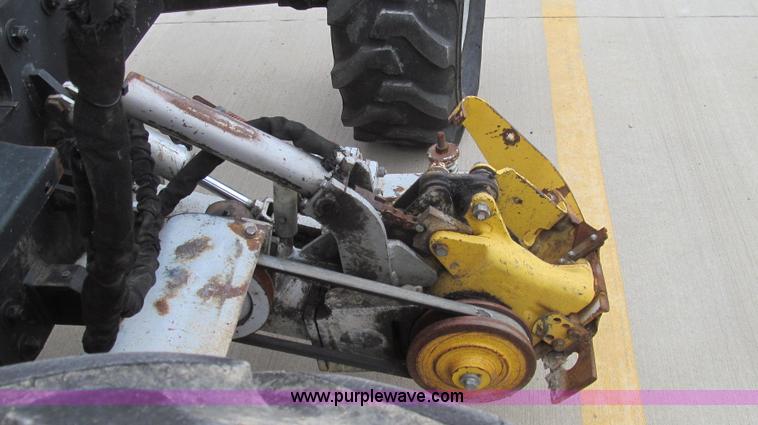 image for item E3873 2006 Massey-Ferguson 471 MFWD tractor