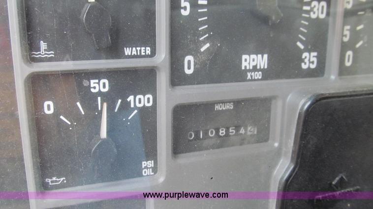 image for item E3899 1999 International 4900 dump truck