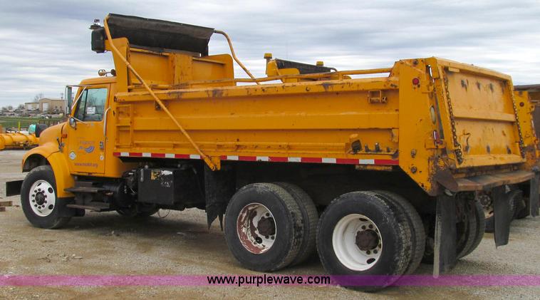 image for item E3900 1999 International 4900 dump truck