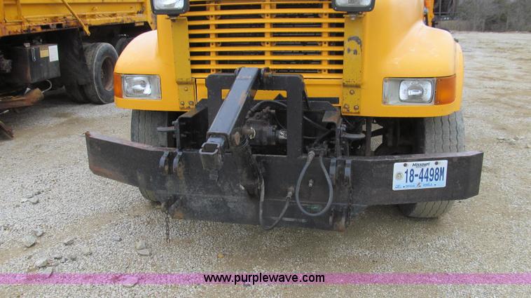 image for item E3900 1999 International 4900 dump truck