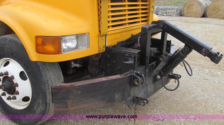 image for item E3900 1999 International 4900 dump truck
