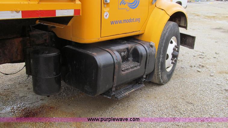 image for item E3900 1999 International 4900 dump truck