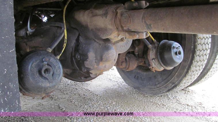 image for item E3900 1999 International 4900 dump truck