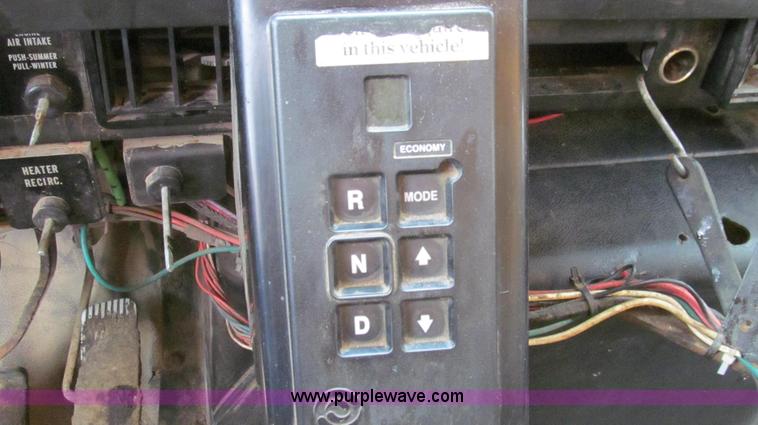 image for item E3900 1999 International 4900 dump truck