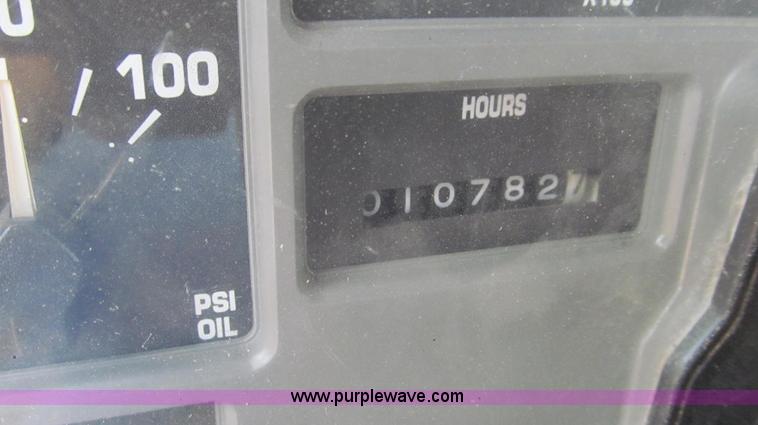 image for item E3900 1999 International 4900 dump truck