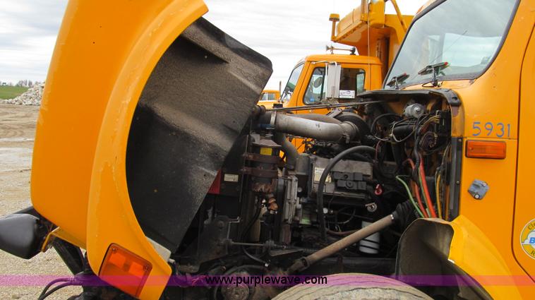 image for item E3900 1999 International 4900 dump truck