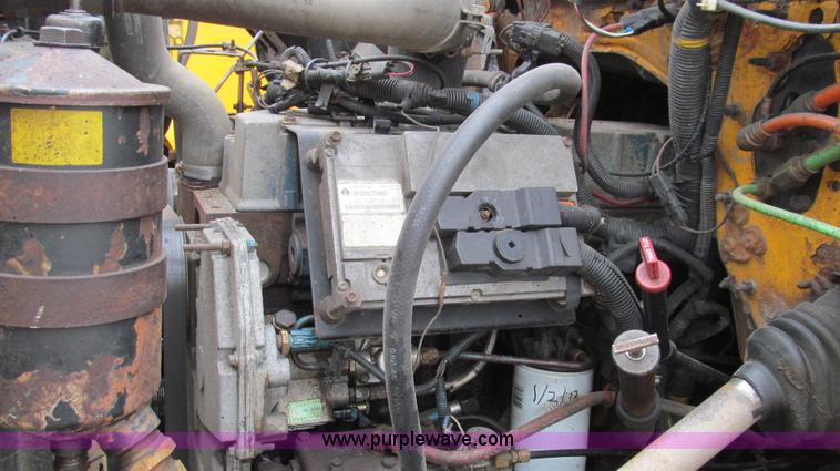 image for item E3900 1999 International 4900 dump truck