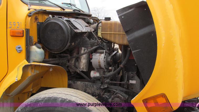 image for item E3900 1999 International 4900 dump truck