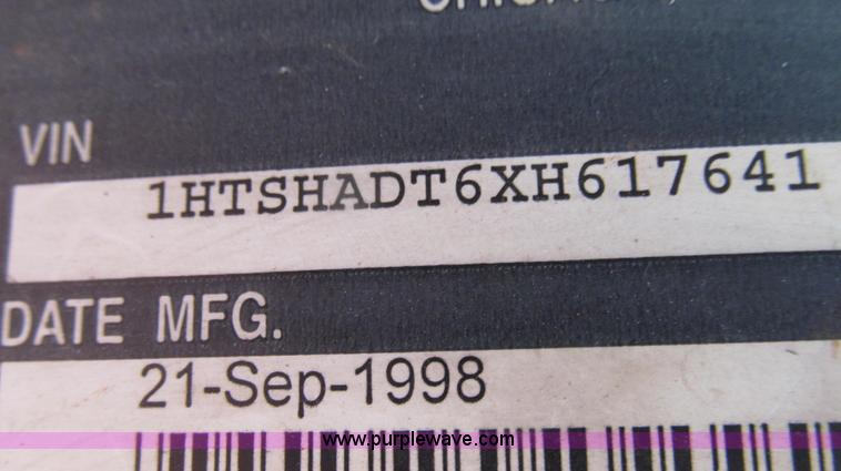 image for item E3900 1999 International 4900 dump truck