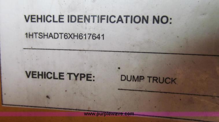 image for item E3900 1999 International 4900 dump truck