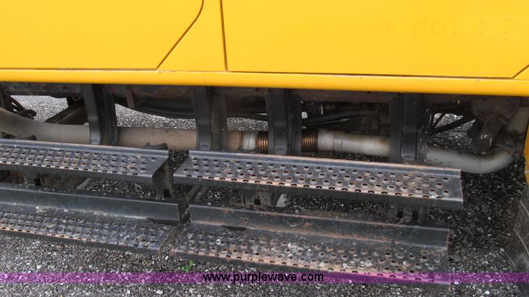 image for item E3902 2002 International 4900 CrewCab dump truck