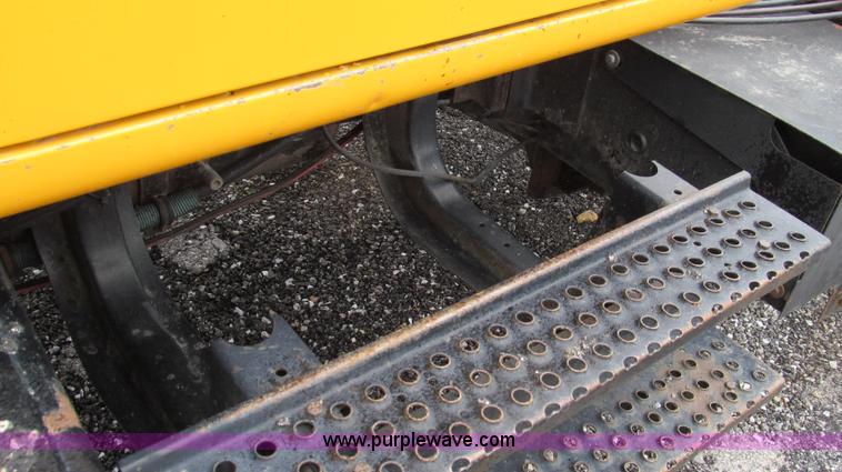 image for item E3902 2002 International 4900 CrewCab dump truck