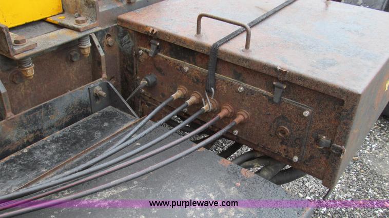 image for item E3902 2002 International 4900 CrewCab dump truck