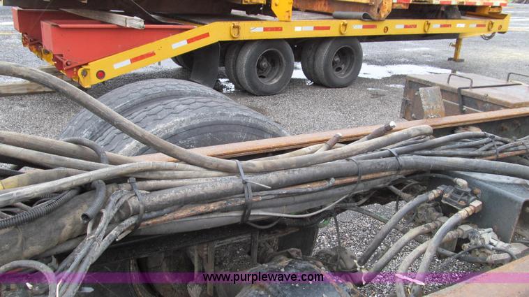 image for item E3902 2002 International 4900 CrewCab dump truck