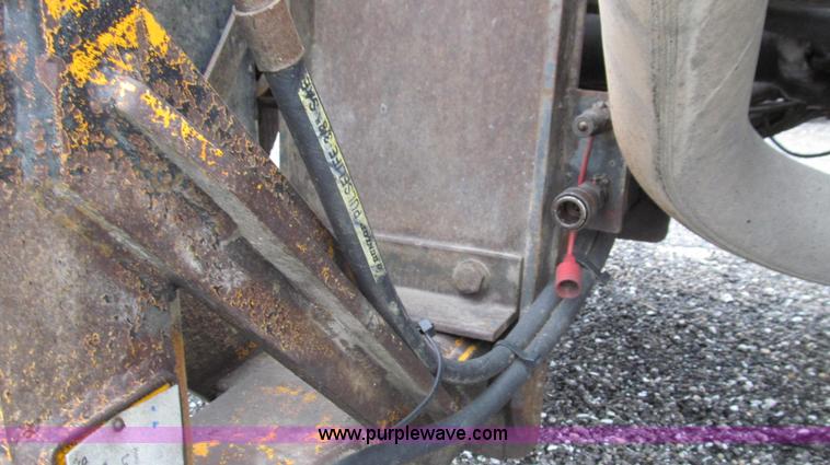 image for item E3902 2002 International 4900 CrewCab dump truck