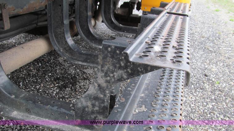 image for item E3902 2002 International 4900 CrewCab dump truck