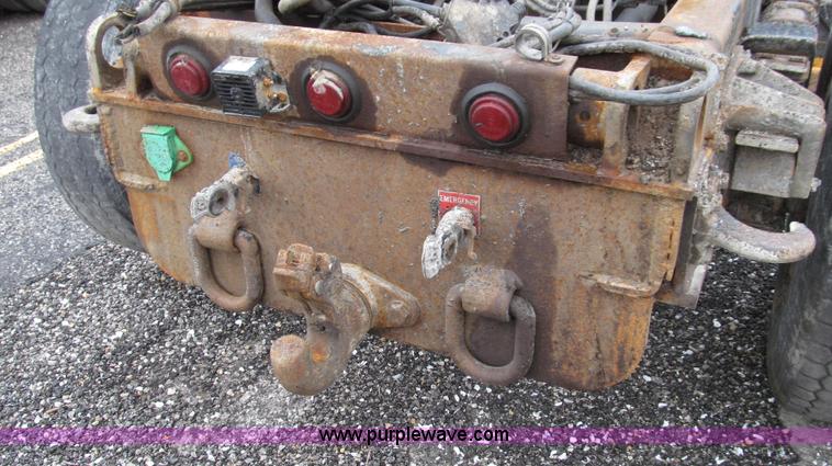 image for item E3902 2002 International 4900 CrewCab dump truck