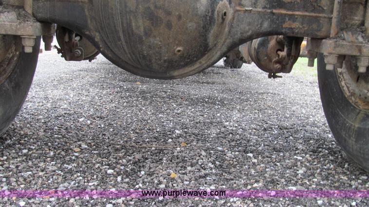 image for item E3902 2002 International 4900 CrewCab dump truck