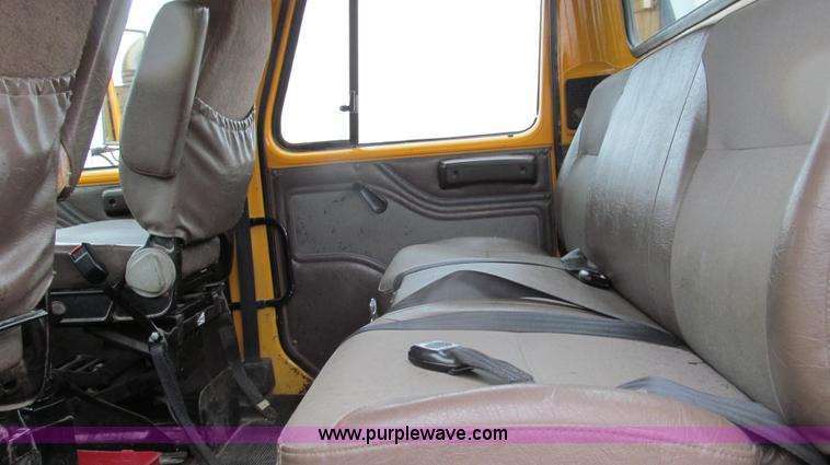 image for item E3902 2002 International 4900 CrewCab dump truck