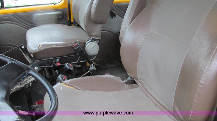 image for item E3902 2002 International 4900 CrewCab dump truck