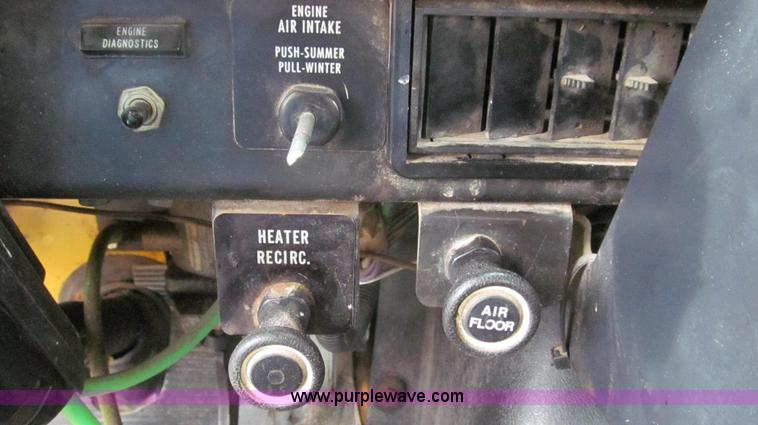 image for item E3902 2002 International 4900 CrewCab dump truck