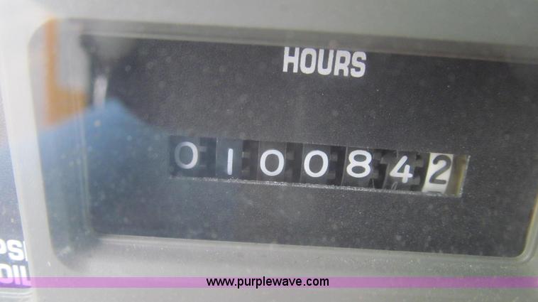 image for item E3902 2002 International 4900 CrewCab dump truck