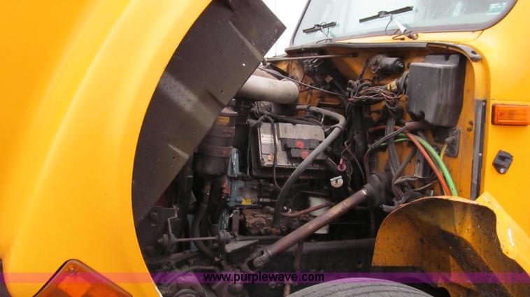 image for item E3902 2002 International 4900 CrewCab dump truck