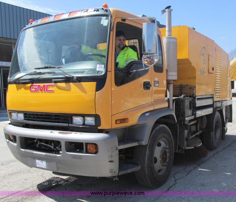 image for item E7170 2004 GMC T7500 Centurion street sweeper