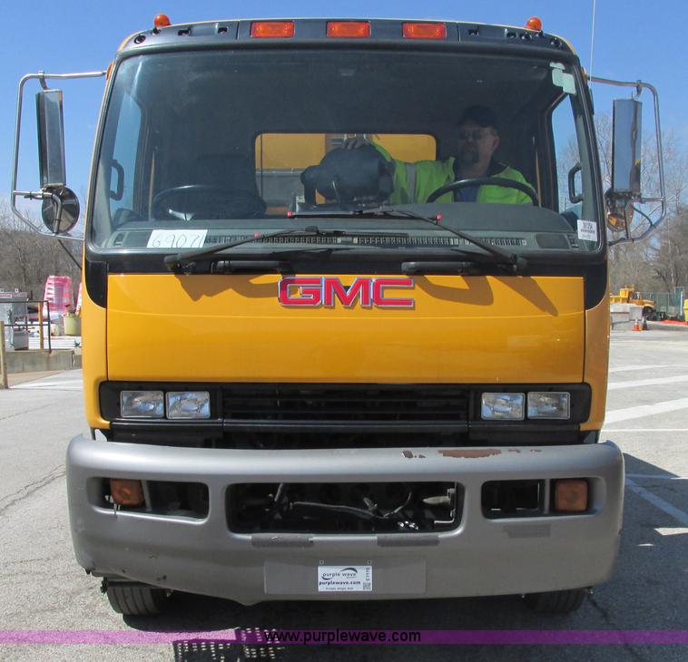 image for item E7170 2004 GMC T7500 Centurion street sweeper