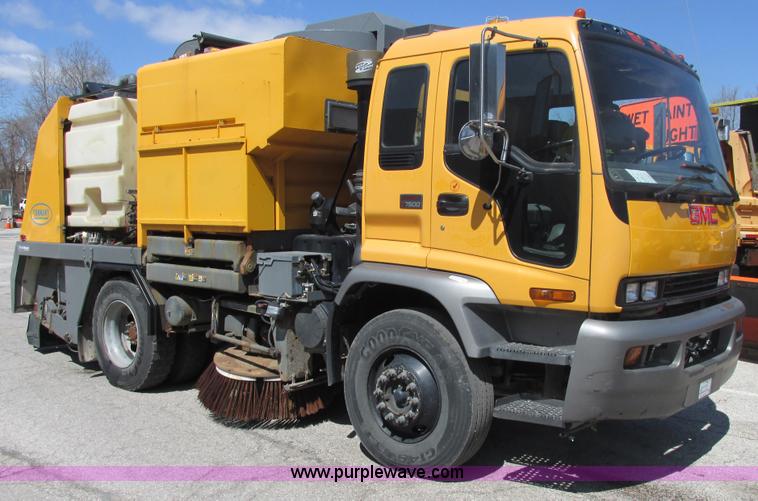 image for item E7170 2004 GMC T7500 Centurion street sweeper