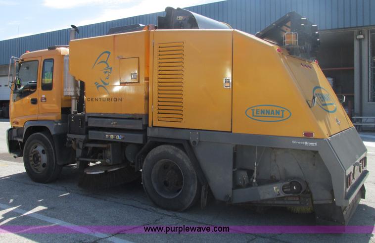 image for item E7170 2004 GMC T7500 Centurion street sweeper