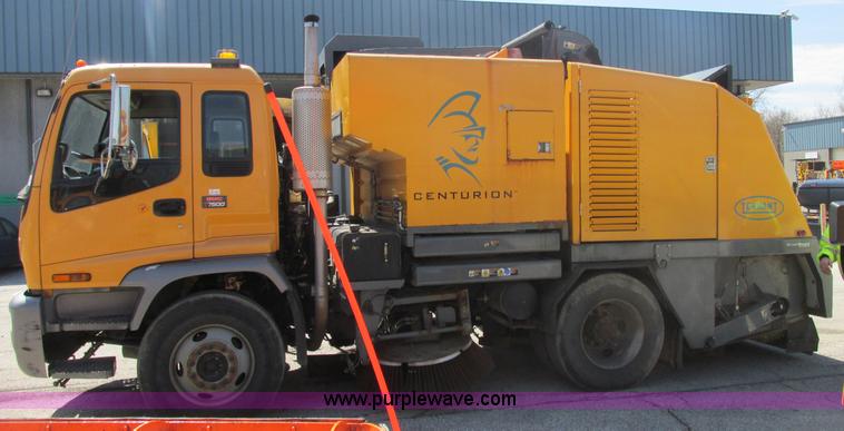 image for item E7170 2004 GMC T7500 Centurion street sweeper