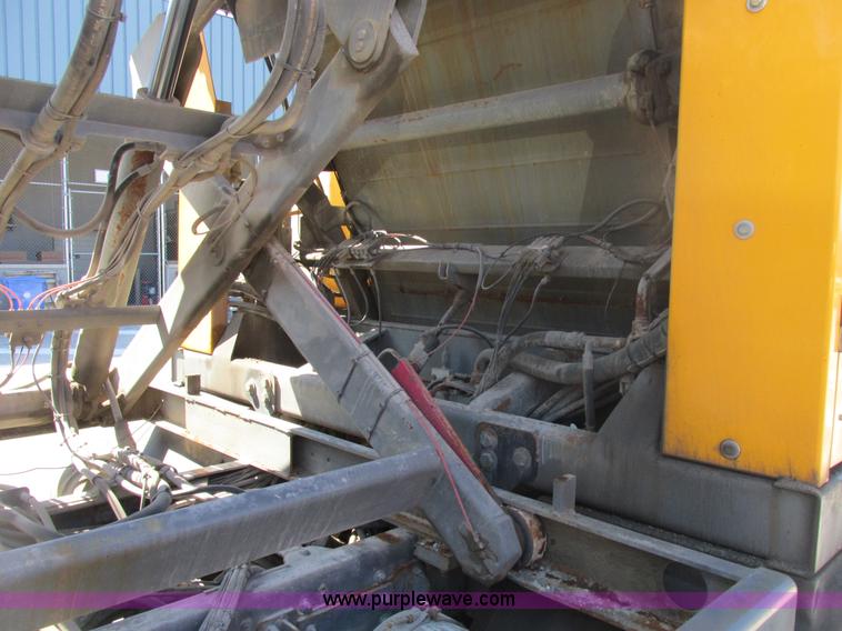 image for item E7170 2004 GMC T7500 Centurion street sweeper