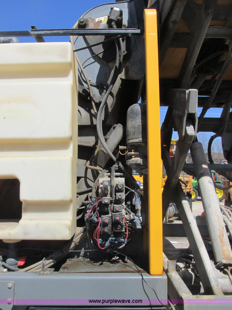 image for item E7170 2004 GMC T7500 Centurion street sweeper