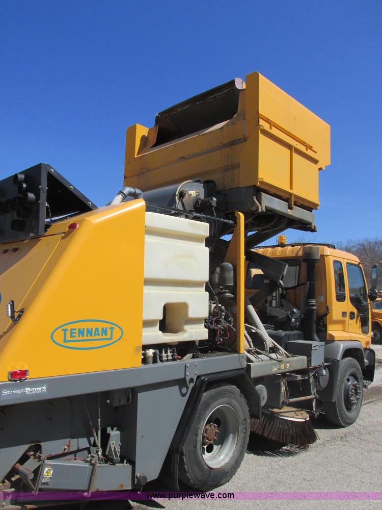 image for item E7170 2004 GMC T7500 Centurion street sweeper