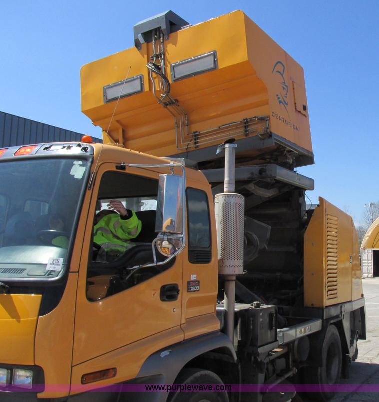 image for item E7170 2004 GMC T7500 Centurion street sweeper