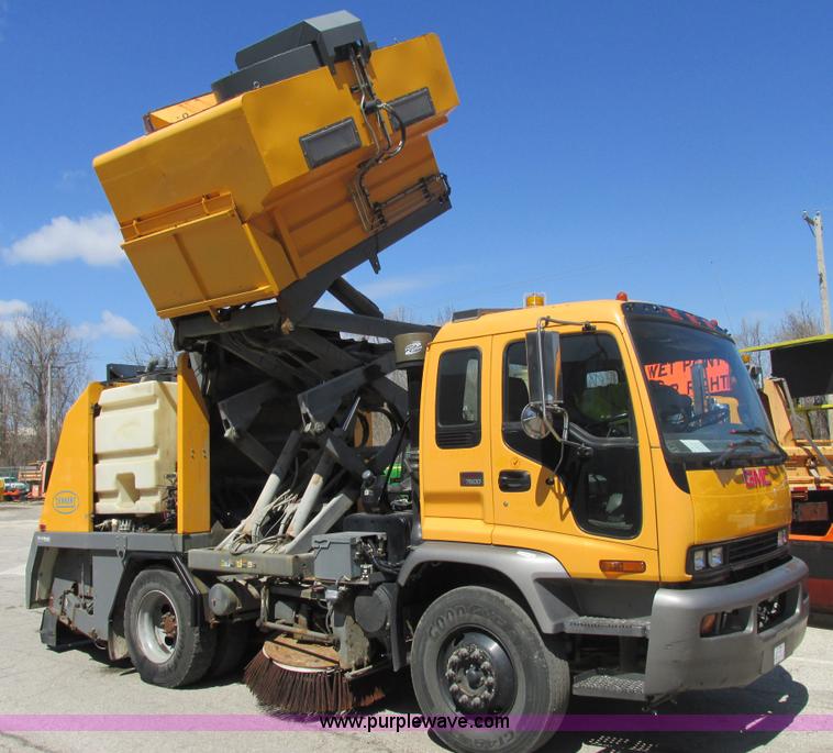 image for item E7170 2004 GMC T7500 Centurion street sweeper
