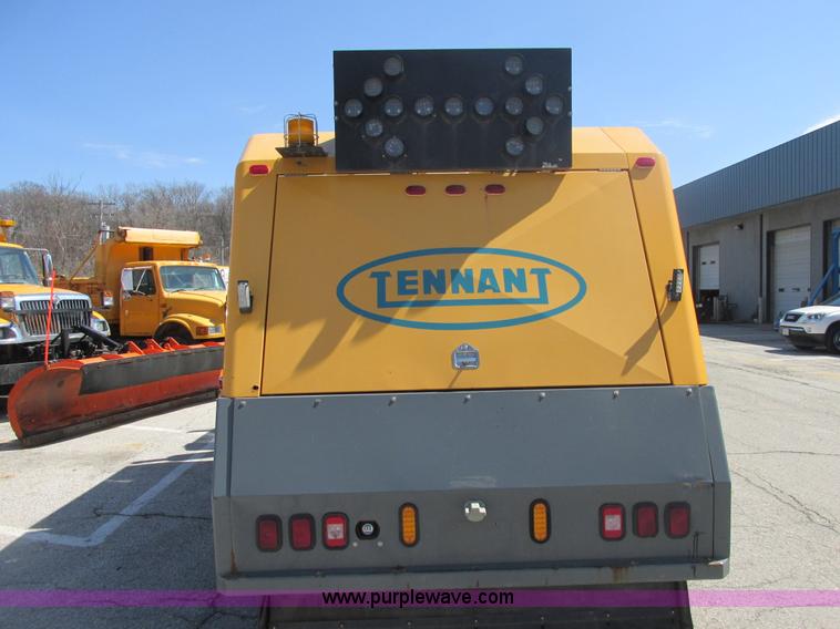 image for item E7170 2004 GMC T7500 Centurion street sweeper