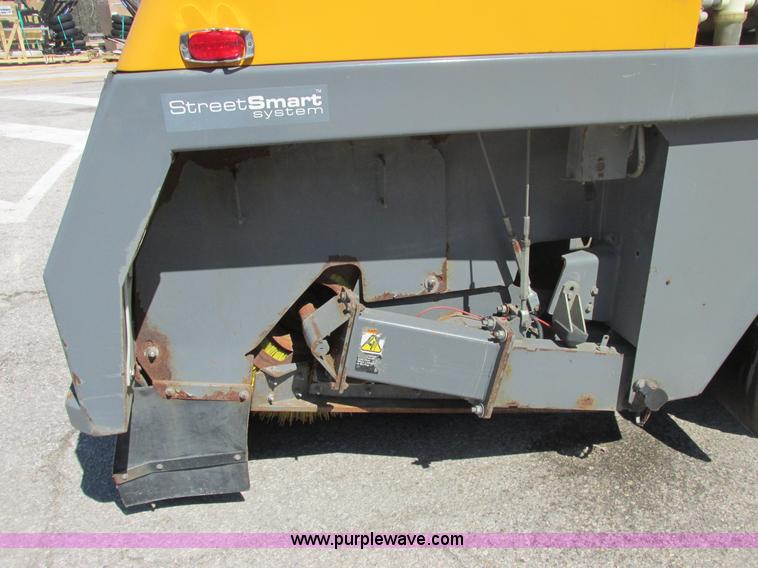 image for item E7170 2004 GMC T7500 Centurion street sweeper