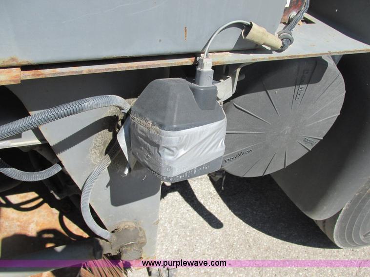 image for item E7170 2004 GMC T7500 Centurion street sweeper