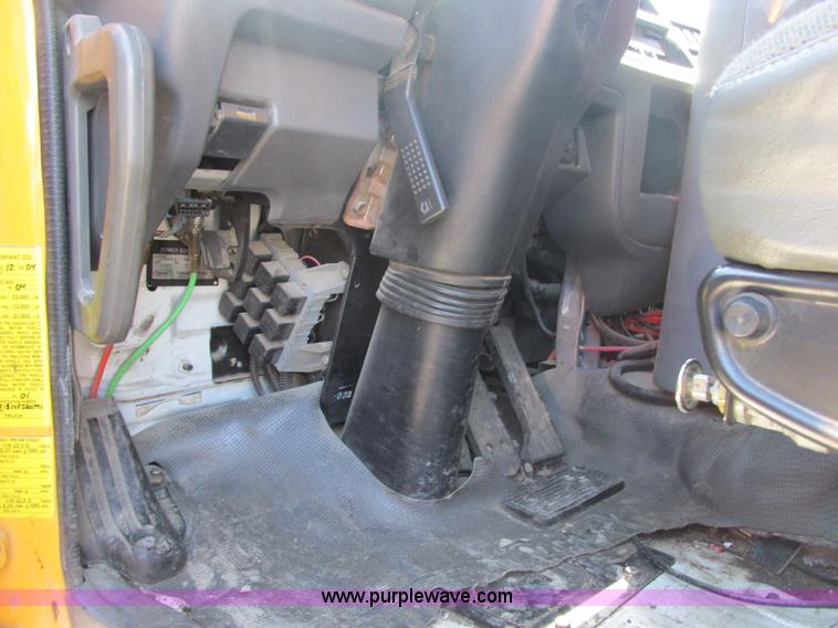 image for item E7170 2004 GMC T7500 Centurion street sweeper